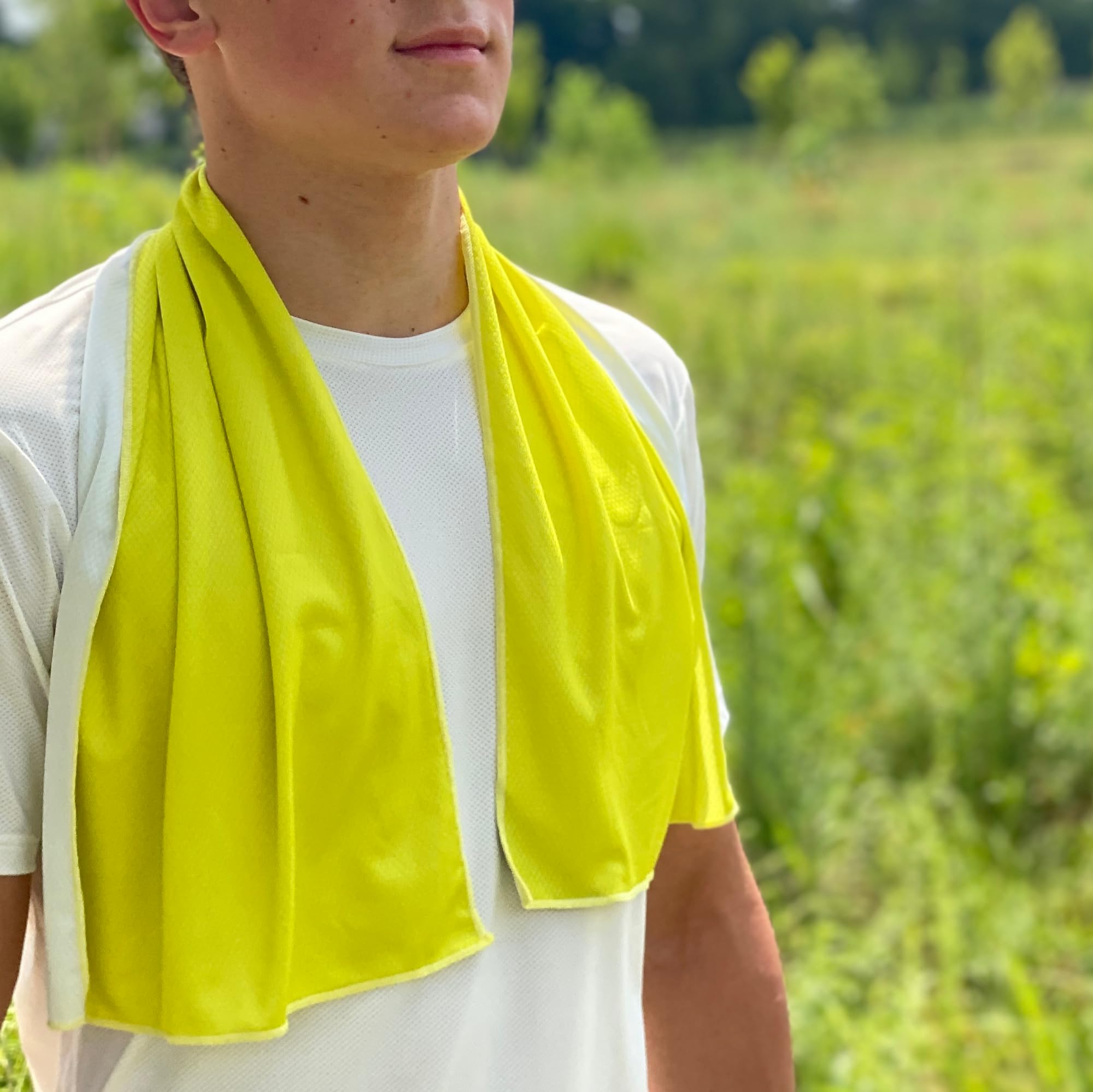 SHAKEitCOOL Extended Size Cooling Towel – Be Cool in Style - Heat Relief, Soft, Lightweight, Sun Protection, Easy Clean - Perfect for Biking, Hiking, Running, Yoga, Golf - Blue Purple Wave M