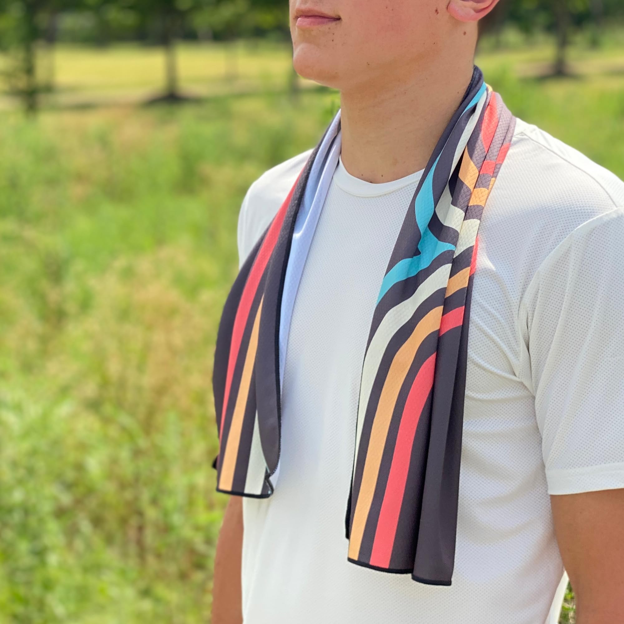 SHAKEitCOOL Extended Size Cooling Towel – Be Cool in Style - Heat Relief, Soft, Lightweight, Sun Protection, Easy Clean - Perfect for Biking, Hiking, Running, Yoga, Golf - Blue Purple Wave M