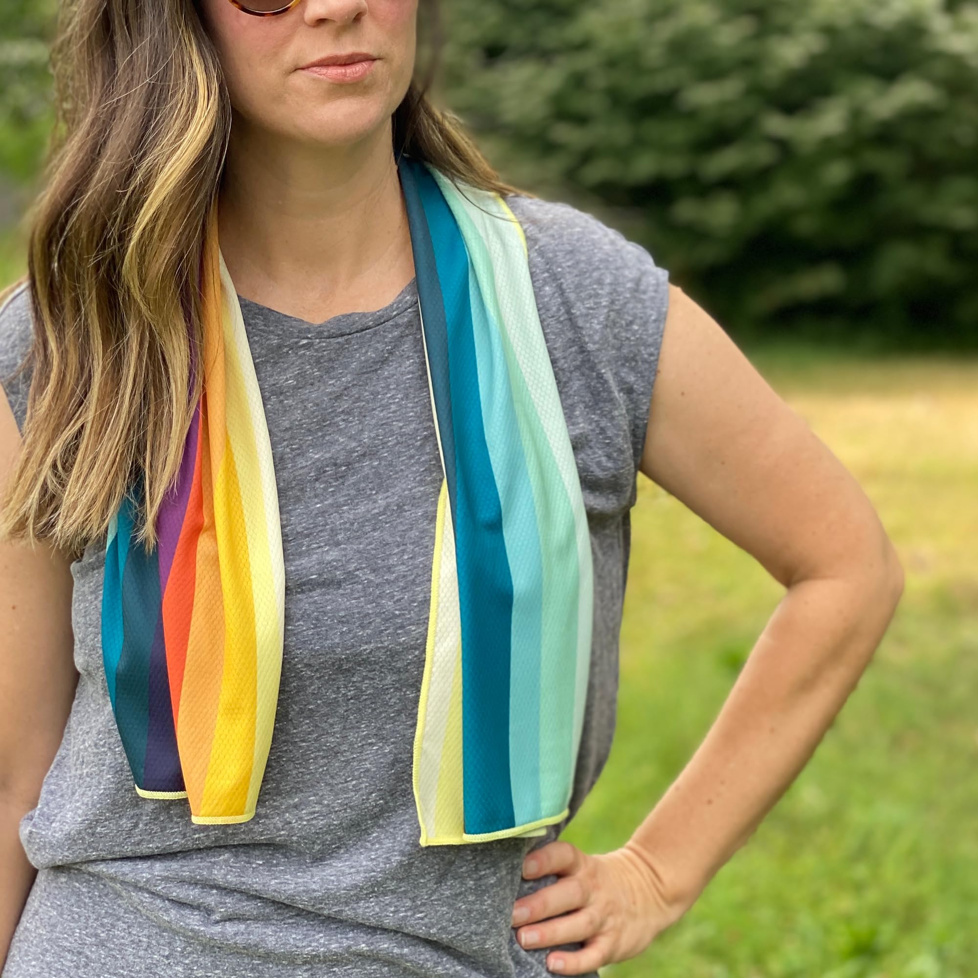 SHAKEitCOOL Extended Size Cooling Towel – Be Cool in Style - Heat Relief, Soft, Lightweight, Sun Protection, Easy Clean - Perfect for Biking, Hiking, Running, Yoga, Golf - Blue Purple Wave M